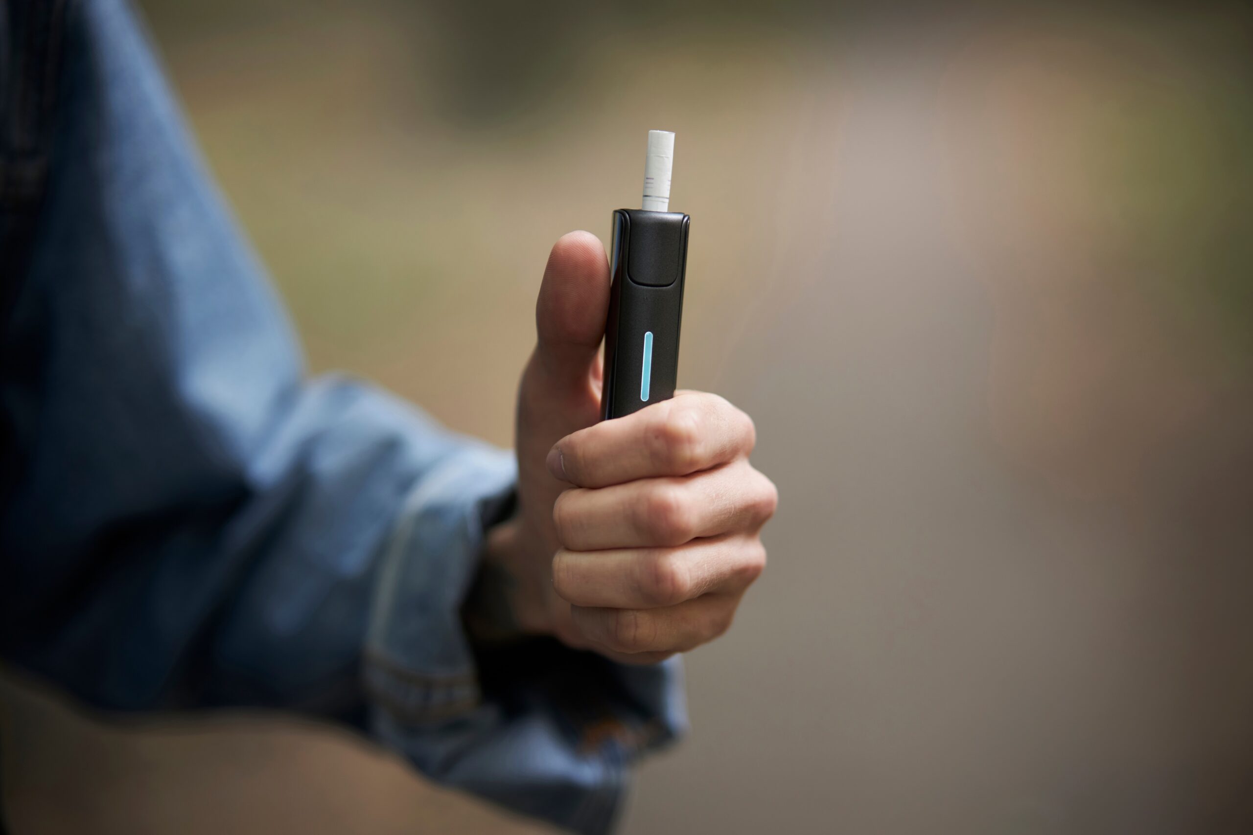 Studimi i “Nature Medicine”: Cigaret elektronike mund t’ju ndihmojnë të lini duhanin