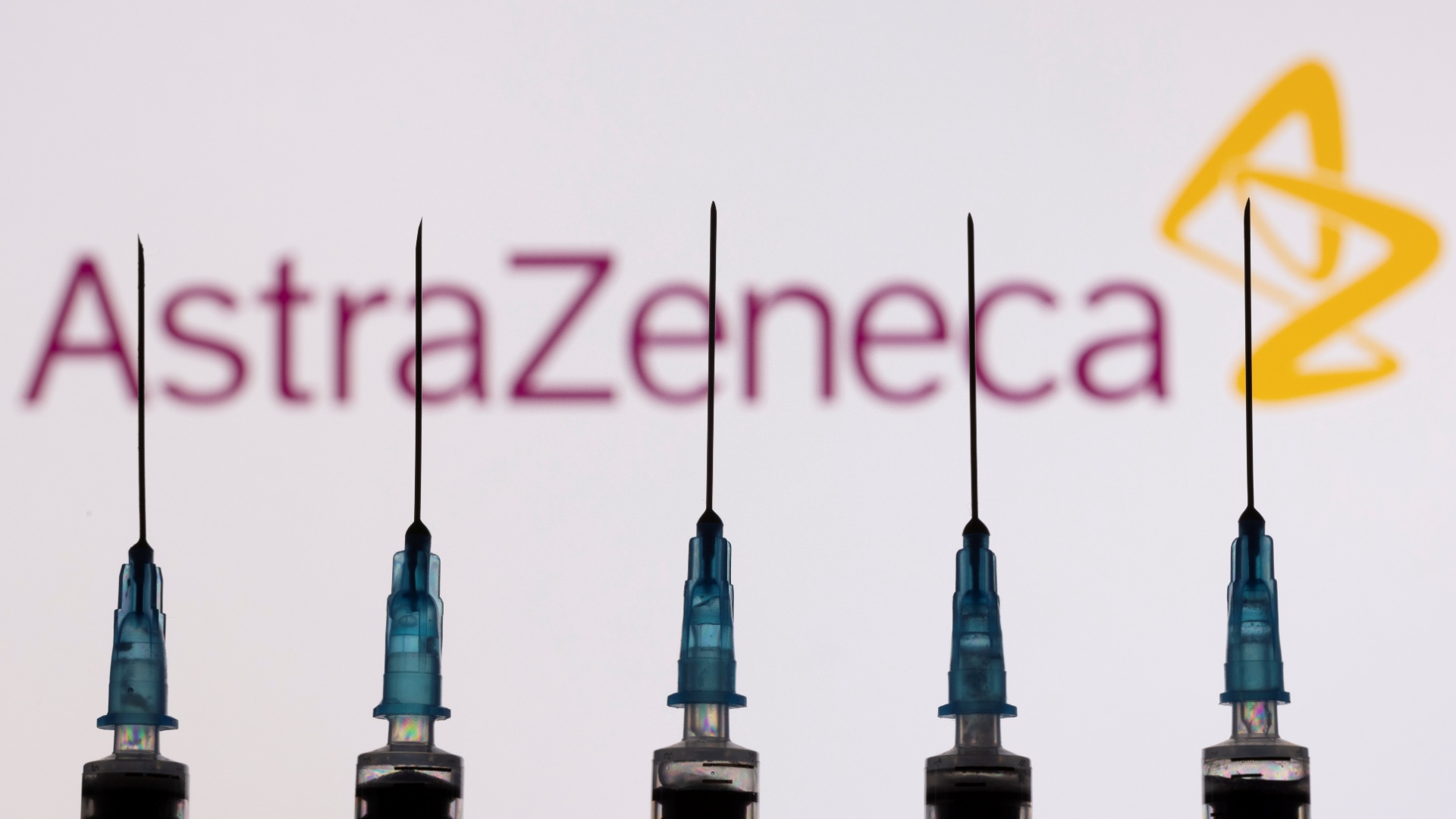 AstraZeneca pranon për herë të parë se vaksinat e saj kanë shkaktuar efektin e rëndë anësor, !