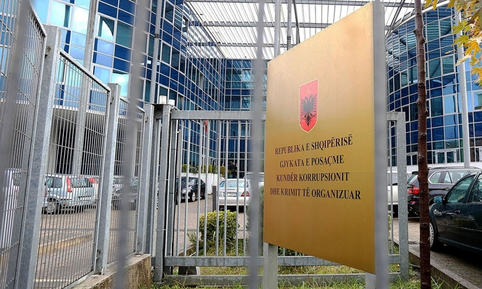 Çfarë ndodhi? Arrestohen me urdhër të SPAK disa zyrtarë të Bashkisë së Tiranës