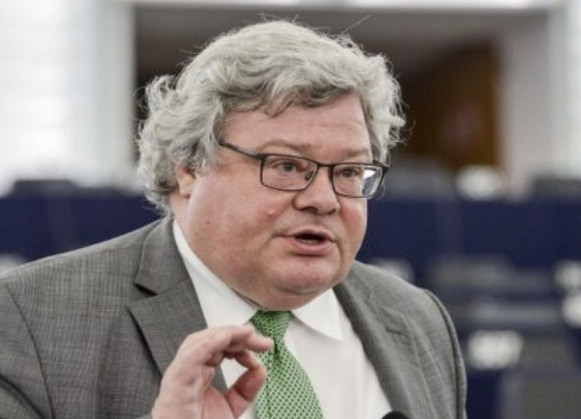 Deputeti gjerman e quan “strategjikisht gabim” kushtëzimin e Kosovës në KiE me Asociacionin