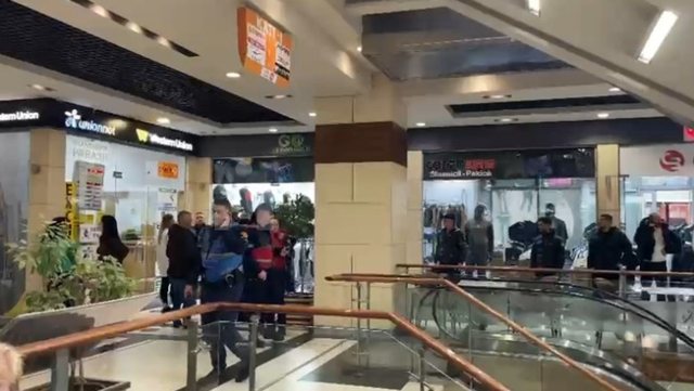 Grabitje me armë brenda qendrës tregtare “Concord Center” në zonën e ‘5 Majit’