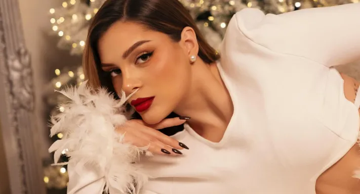 Pas ndarjes Lela shfaqet me stil luksoz, çanta prej 7300 euro merr vëmendjen