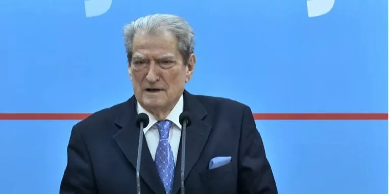 “Rama po varros dosjen Balluku”/ Berisha: Emri i saj është i ndaluar të përdoret në studiot televizive