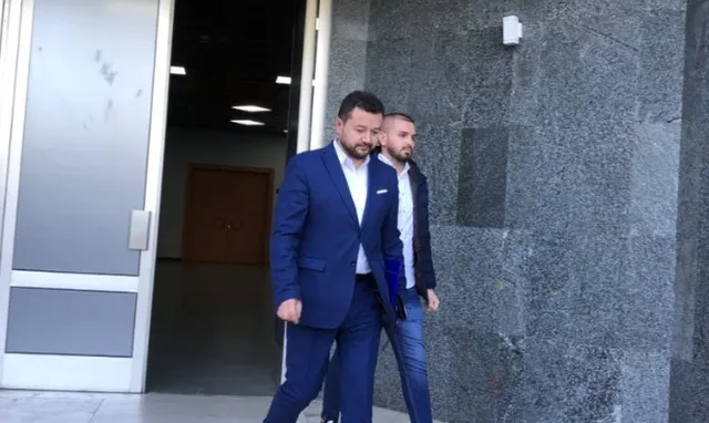 Skandali/ Qytetarja i kërkoi ndihmë, anëtari i KLP-së e ngacmon sek*ualisht (VIDEO)