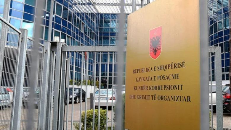 Pjesë e grupit kriminal të Laert Haxhiut, Apeli i GJKKO lë në “arrest shtepie” Bujar Abedinin
