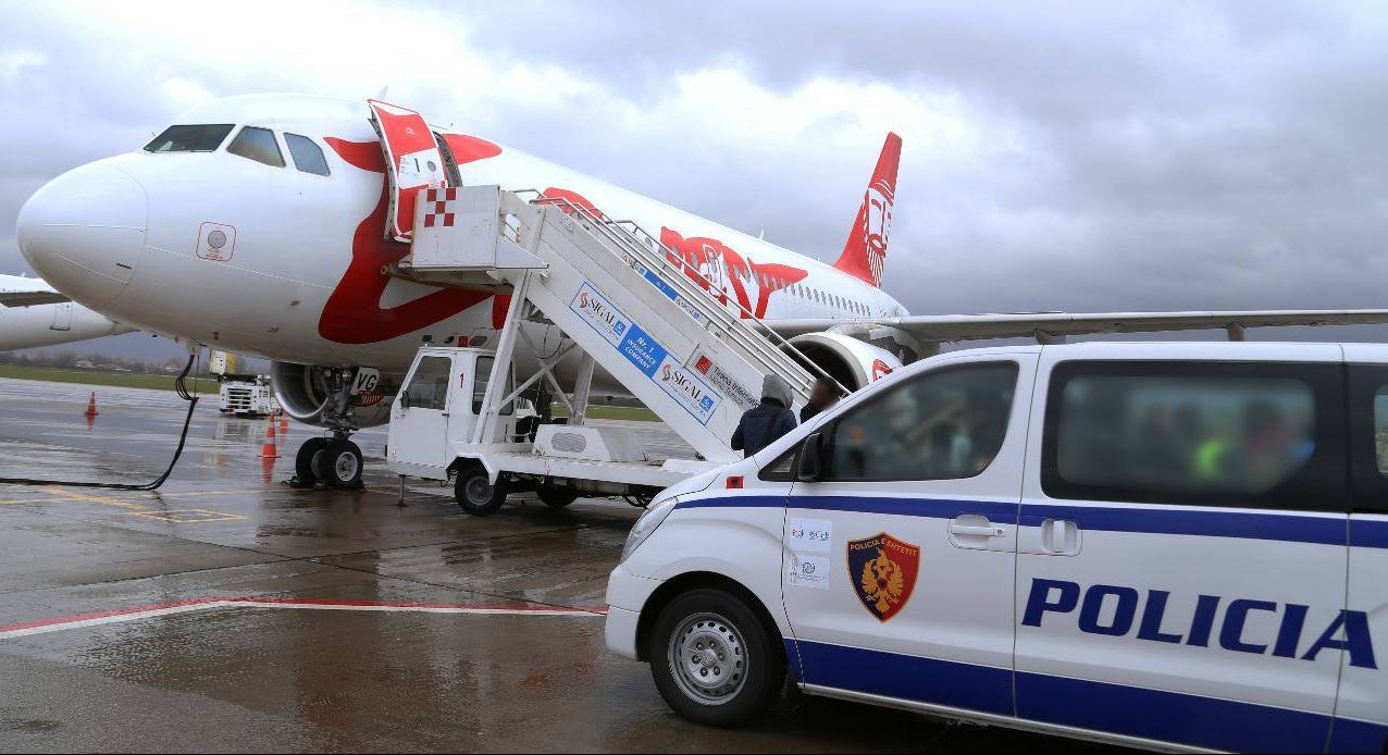 Të kërkuar për vrasje, korrupsion dhe trafik droge! Tre ekstradime drejt Shqipërisë (EMRAT)