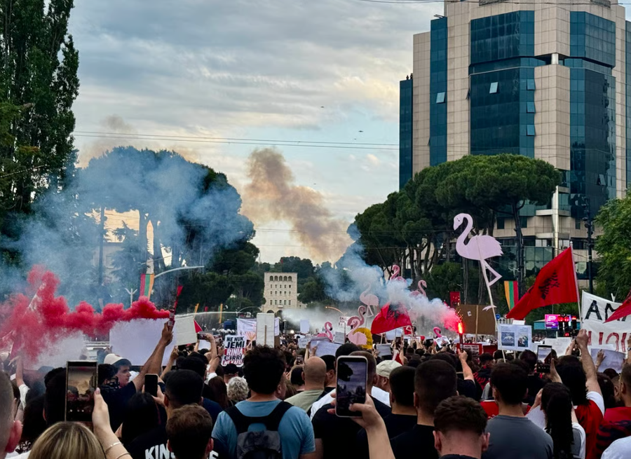 BE paralajmëron Shqipërinë për Vjosë-Nartën